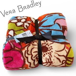 🌸Vera Bradley Throw 50" X 80"
